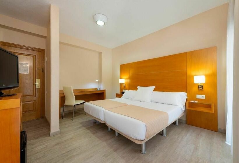 فندق Tryp Ciudad de Alicante أليكانتي
