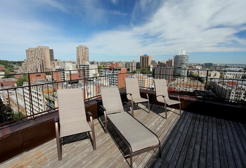 בית מלון כפרי Four Points by Sheraton Montreal Centre Ville מונטריאול