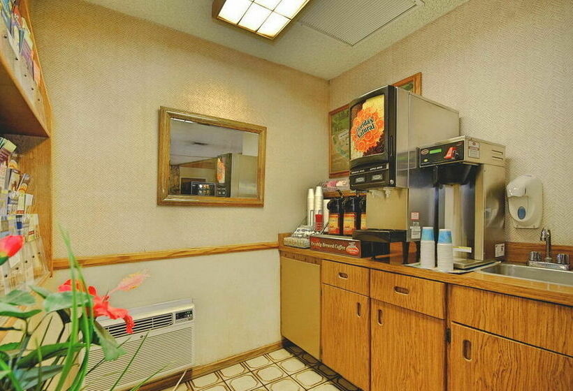 Super 8 Motel Long Beach
