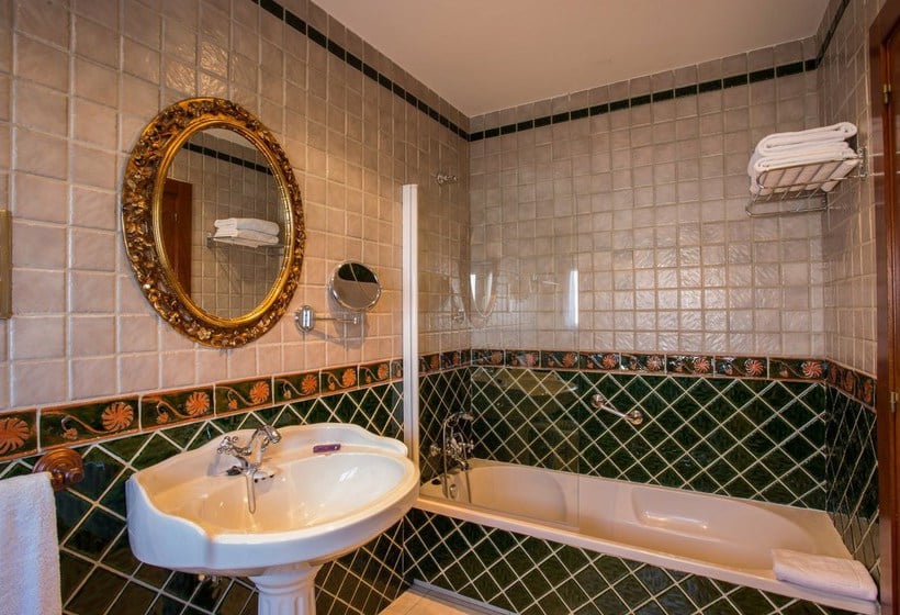 Bathroom Hotel Ayre Alfonso II Oviedo