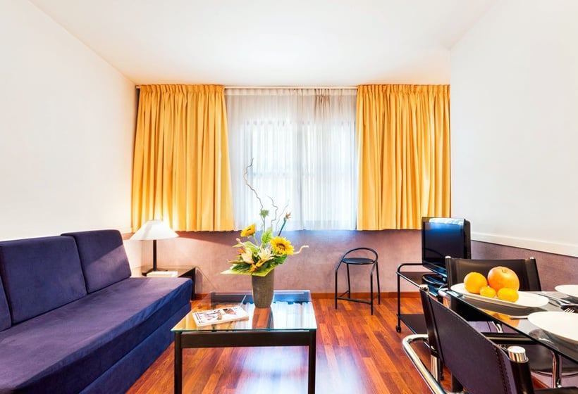 Apartamentos Descartes Barcelona
