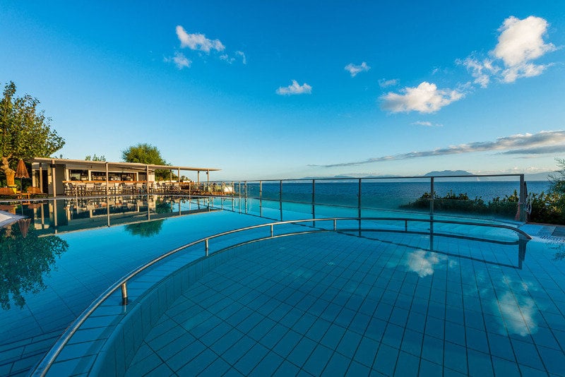 Niforeika Beach Hotel & Bungalows Kato Achaia