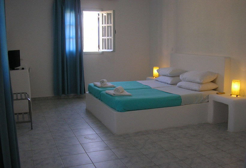 Ira Studios 3 Perissa