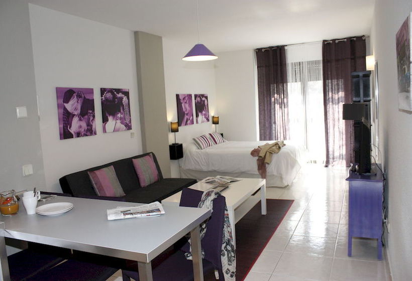 Apartamentos WooTravelling Plaza de Oriente Homtels Madrid