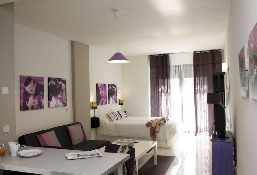 Apartamentos WooTravelling Plaza de Oriente Homtels Madrid
