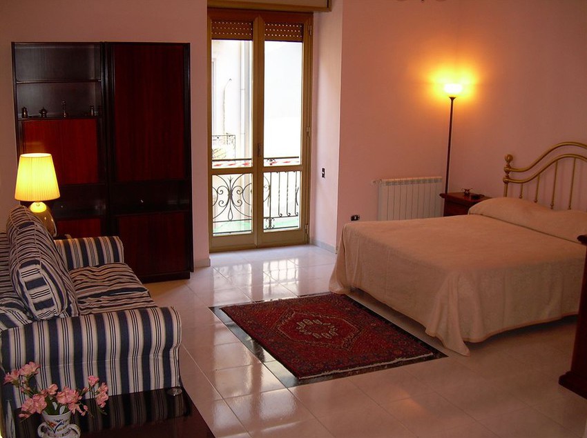 Hotel Regina Napoli Nápoles