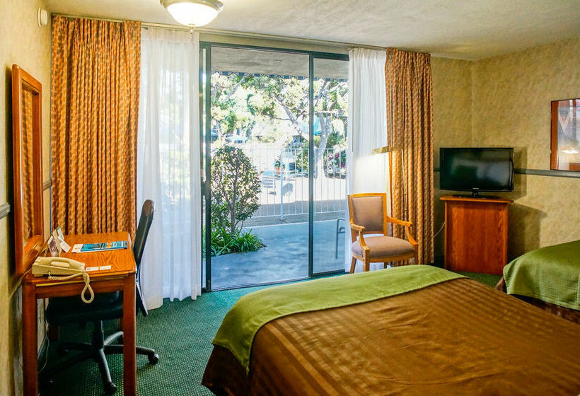 Travelodge Hotel at LAX Airport Los Angeles