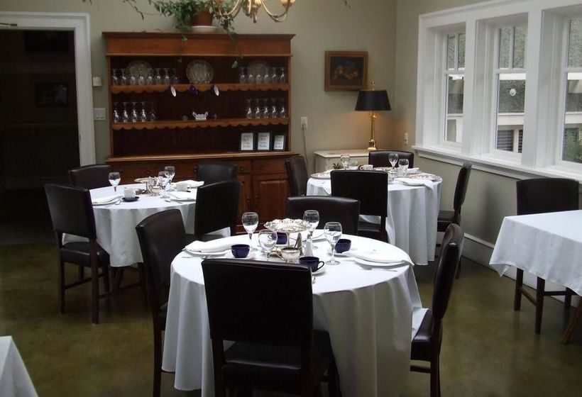 Bed and Breakfast Rosewood Victoria Inn
