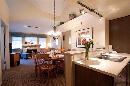 Hotel Tyndall Stone Lodge Whistler