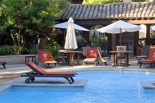 Hotel Les Agassins Le Pontet