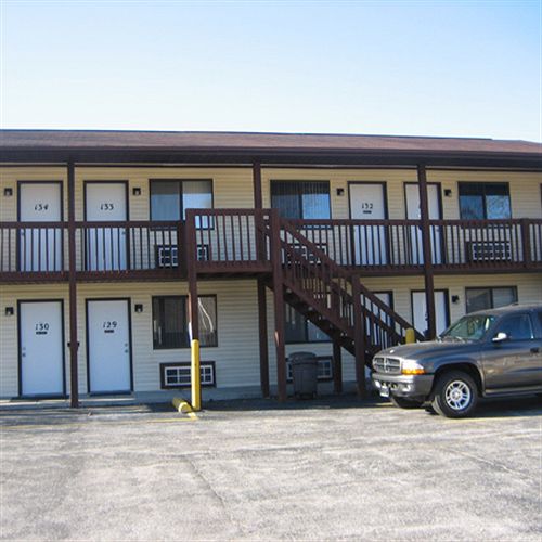 Crestview Motel Cedar Lake