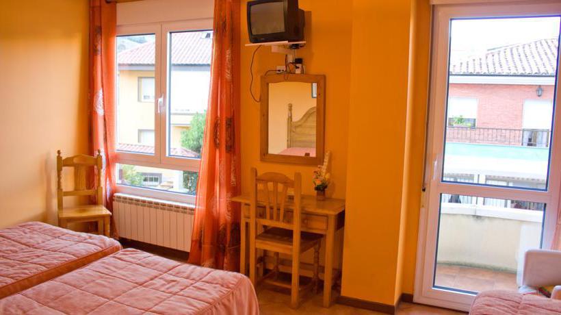 Hotel del Parque Los Corrales de Buelna