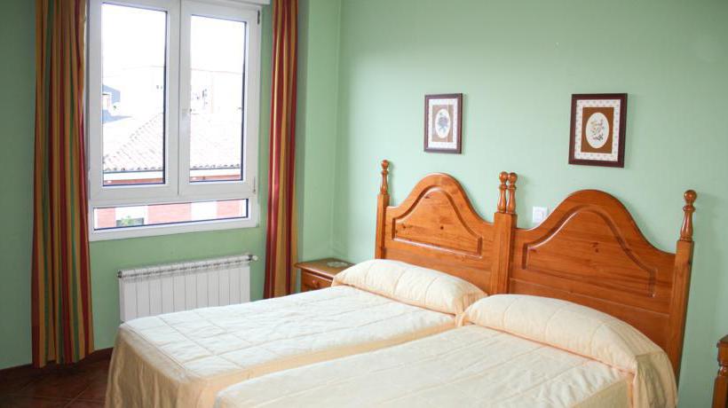 Hotel del Parque Los Corrales de Buelna