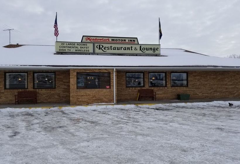 Отель Meadowlark Motor Inn Bridgeport