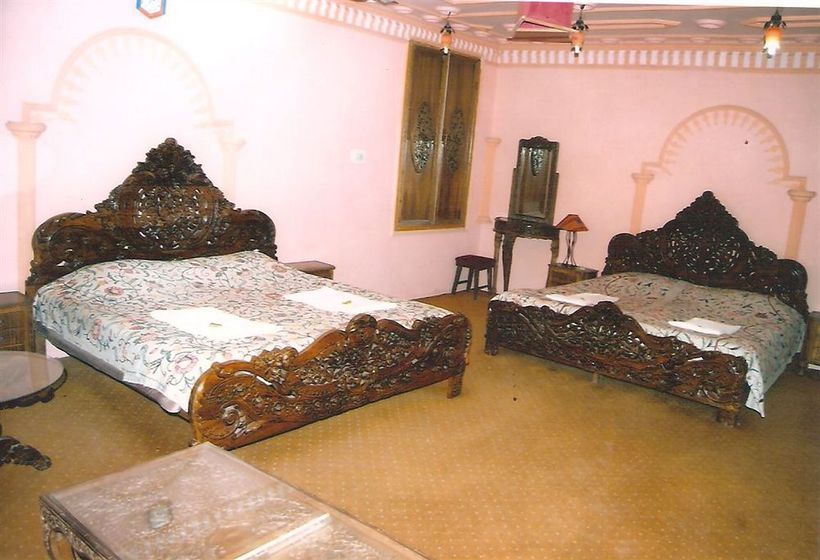 Hotel Zahgeer Continental Srinagar