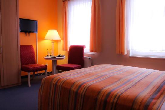 Hotel Zur Sonne, Ilmenau: the best offers with Destinia Hotel Zur Sonne, Ilmenau: the best offers with Destinia