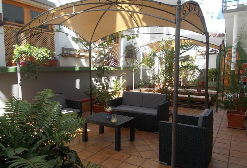 Terrasse Albergue de Guía Santa Maria de Guia