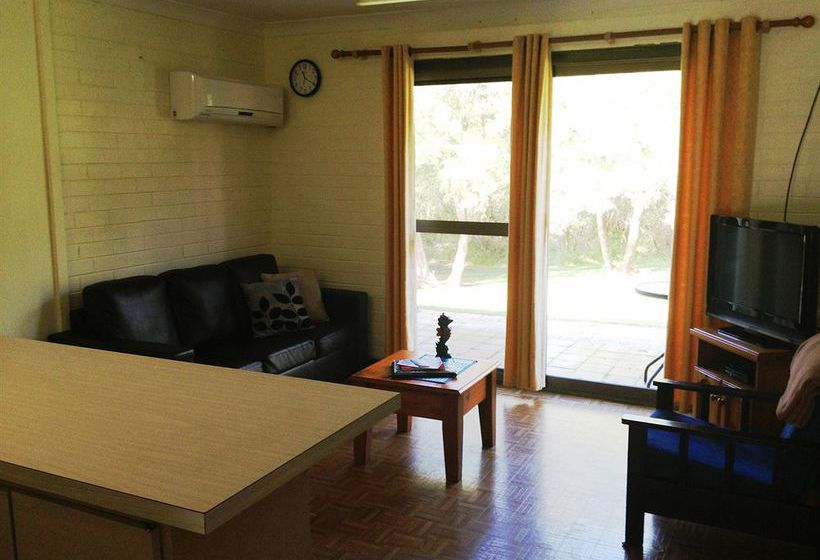 Emu Beach Chalets Albany