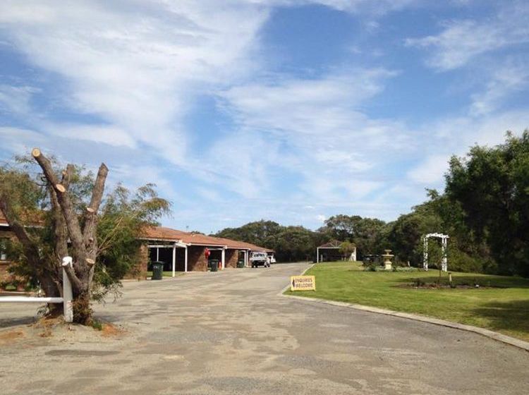 Emu Beach Chalets Albany